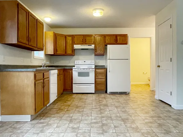 26 Memory Ln #26, Buxton, ME 04093