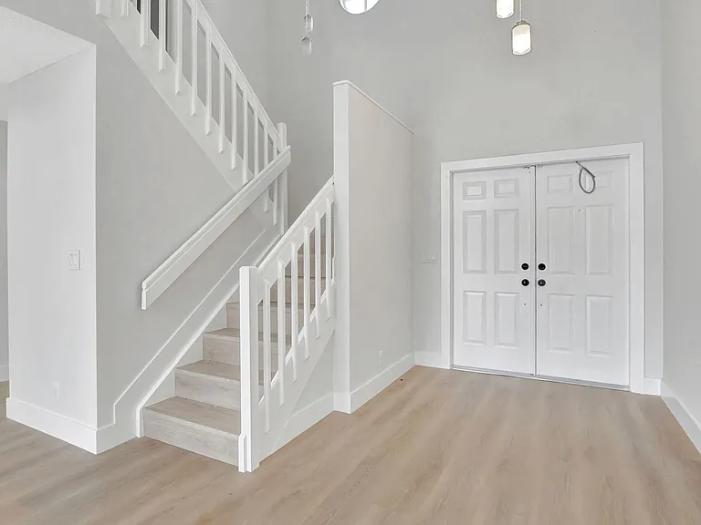 21391 Millbrook Ct — Photo 13