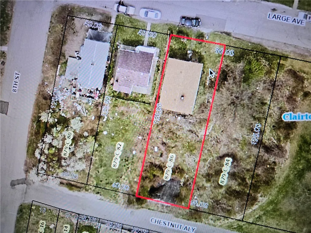 736 Large Ave photo 1