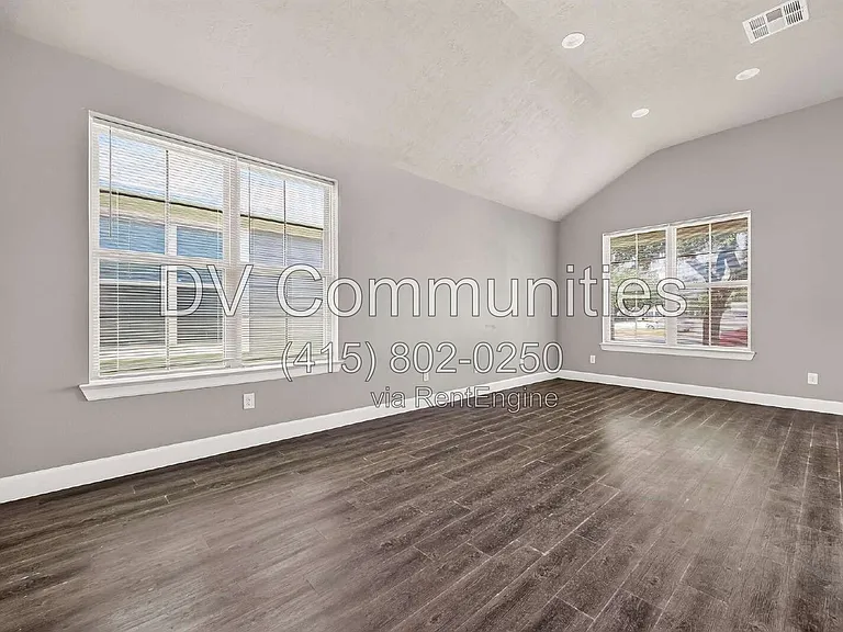 1204 3rd St — Photo 10