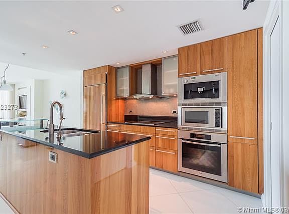 4th image of 3801 Collins Ave #1403