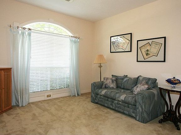 2nd image of 1302 Silverleaf Dr