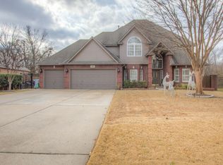 114 S Butternut Ave, Broken Arrow, OK 74012