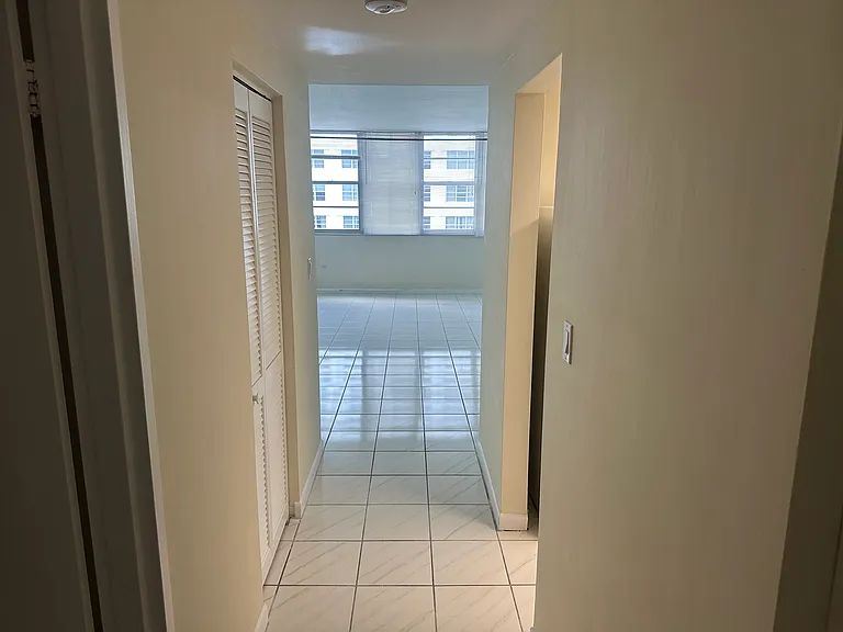 999 Brickell Bay Dr #1206 — Photo 5