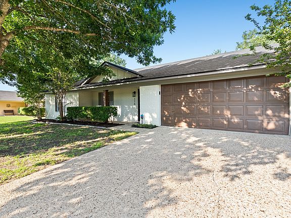 2nd image of 116 Marylee Dr
