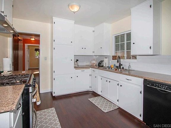 4th image of 815 Montview Dr
