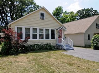 29 Beachview Dr, Round Lake Beach, IL 60073