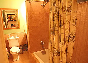 Rented by Verdi Square Realty