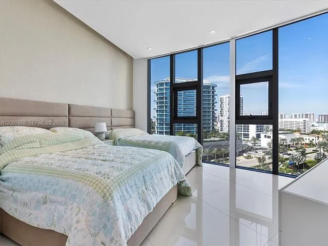 17475 Collins Ave #504 — Photo 9