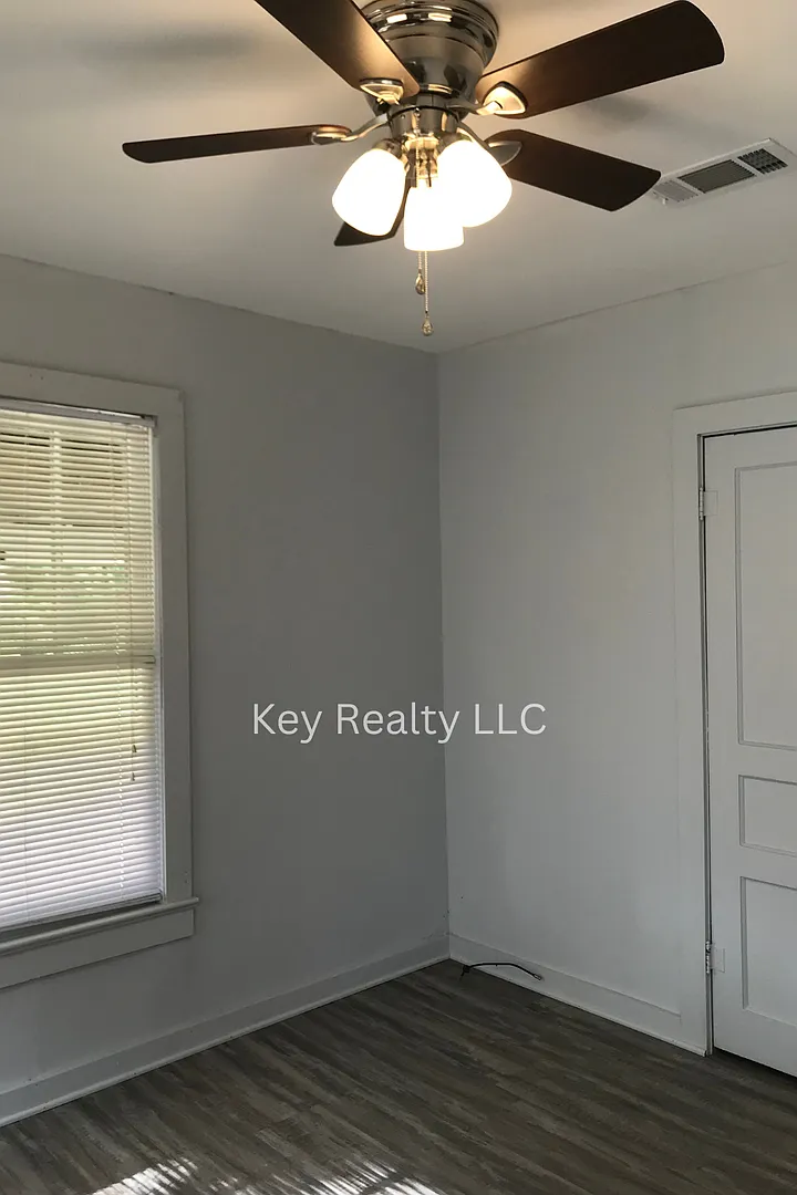 21046 Hwy 167 - Dry Prong — Photo 4