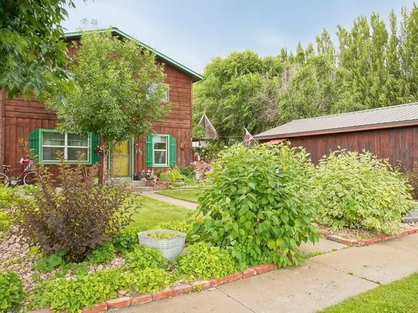 50 9th St W, Lovell, WY 82431