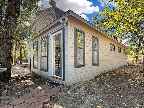 3rd image of 13256 Wooded Acres Dr