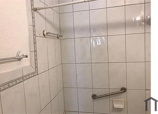 3 bed, $2,700 — Photo 4