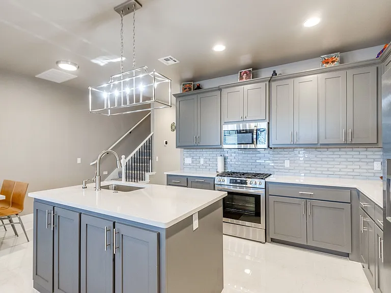 609 Abadan Dr — Photo 6