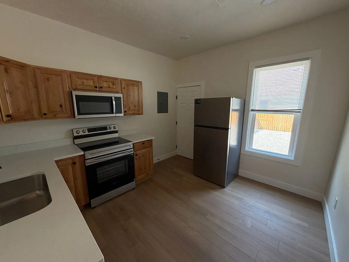 660 E. 23rd St. — Photo 3