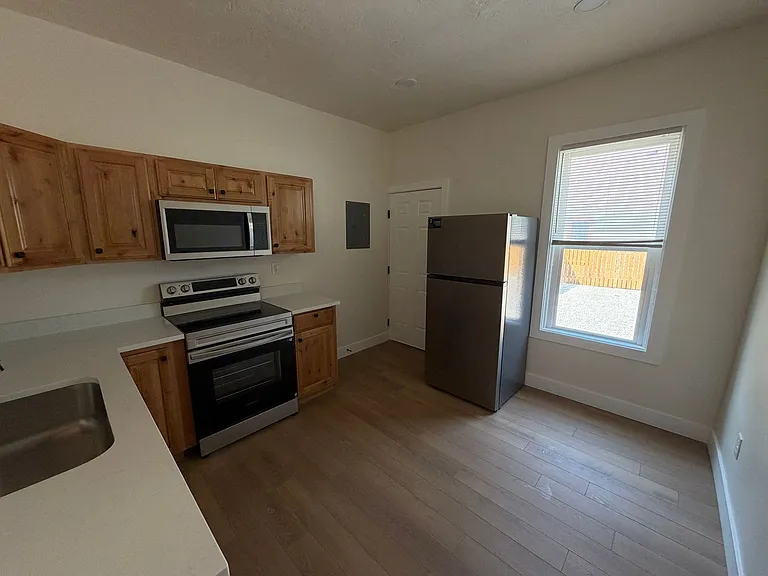 660 E. 23rd St. — Photo 11