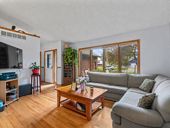 3rd image of 430 2nd St SE