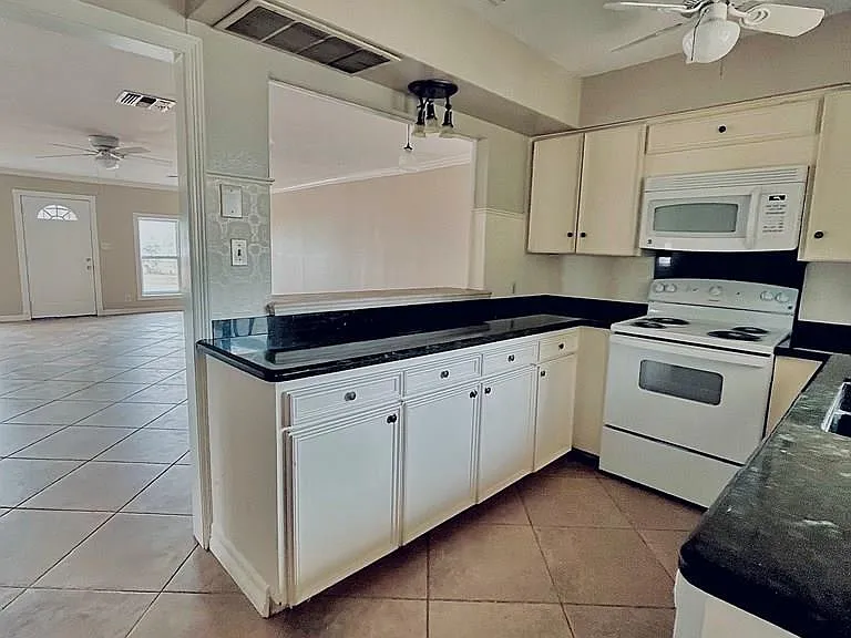 6 Country Club Rd — Photo 14