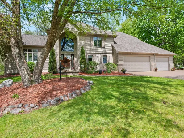 W8678 Hillview Rd, Hortonville, WI 54944