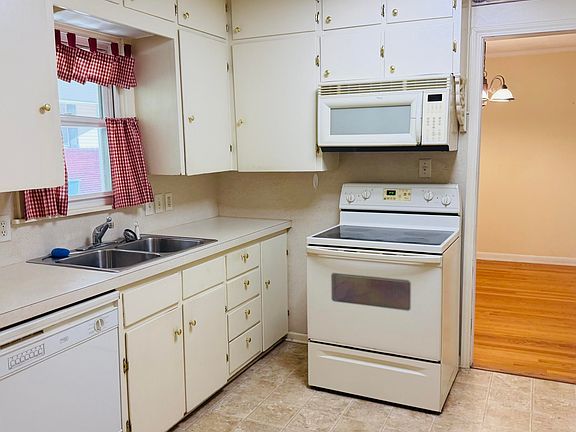 5th image of 360 S 18th St