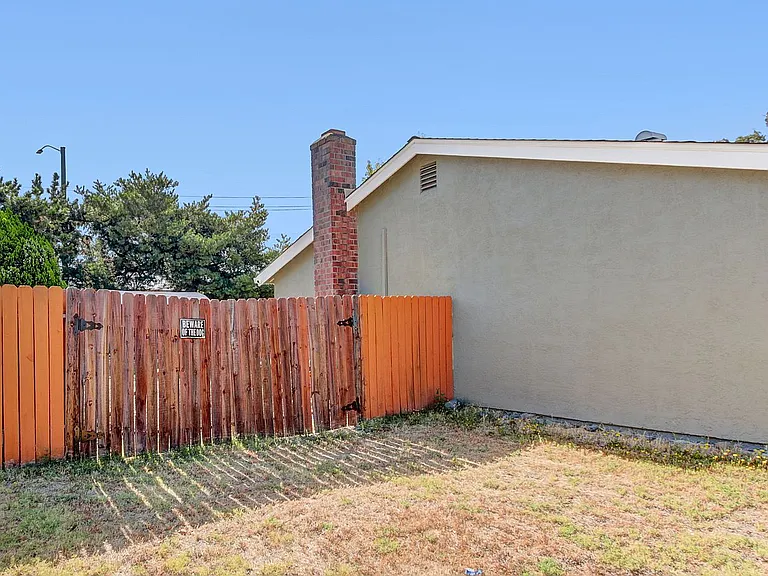 7001 Lynnetree Way — Photo 14