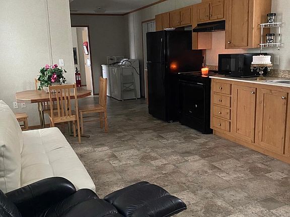 FAMILY ROOM, KITCHEN AREA