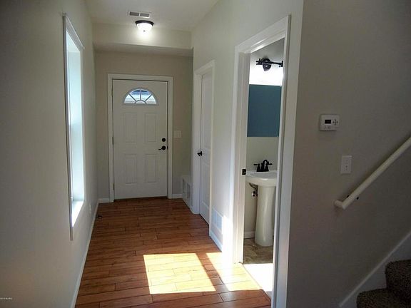3rd image of 351 N Franklin St
