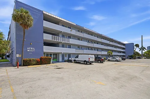 1333 E Hallandale Beach Blvd #335 Photo 1