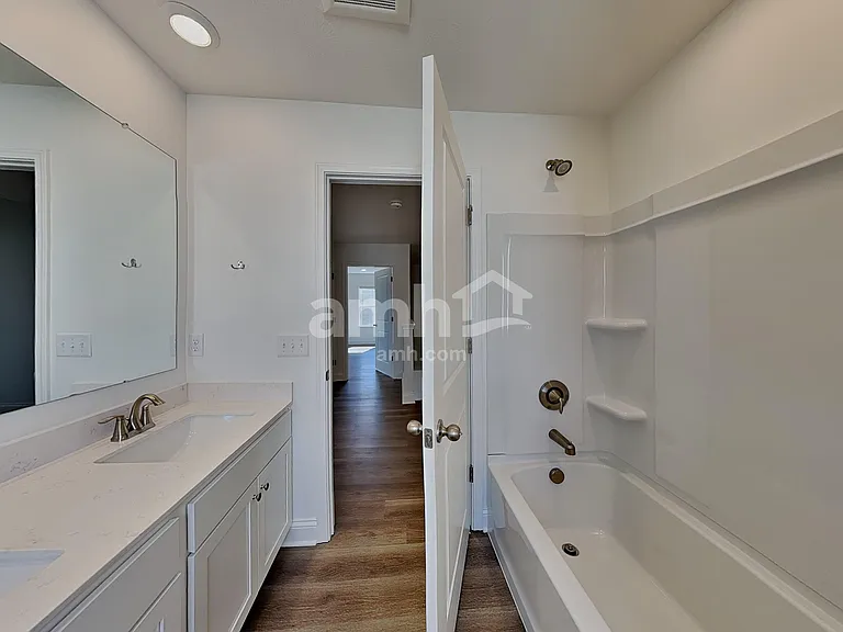 884 Heritage Blvd — Photo 18
