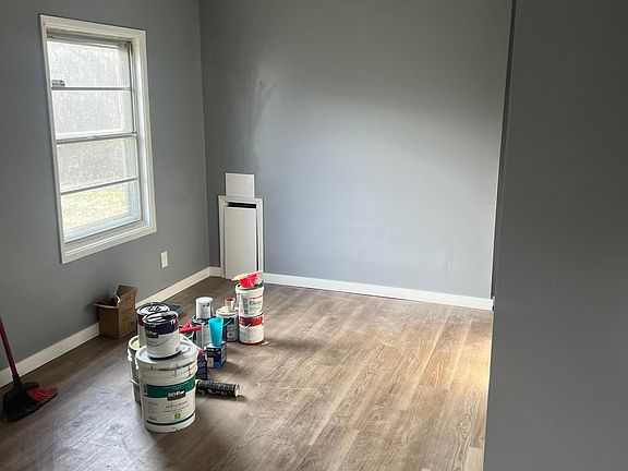3rd image of 4489 Marlowe St