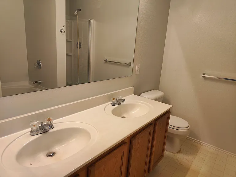 13179 Michelle Dr — Photo 16