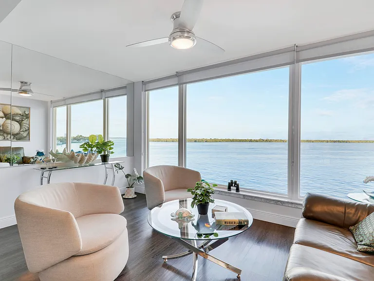 52 Yacht Club Dr #402 — Photo 16