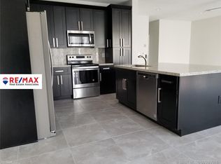 1520 NW 159th Ave, Pembroke Pines, FL 33028
