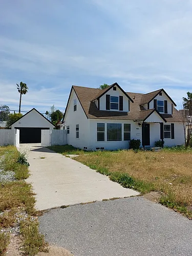 3465 Mountain Ave N Photo 1