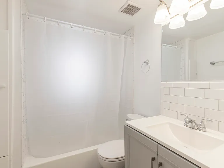 741 S Darien St — Photo 11