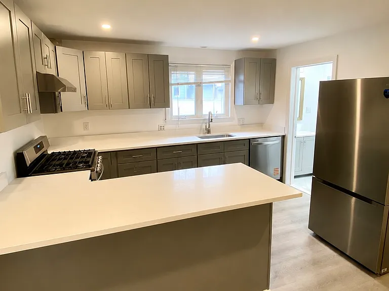 20 Howard St #1 — Photo 1