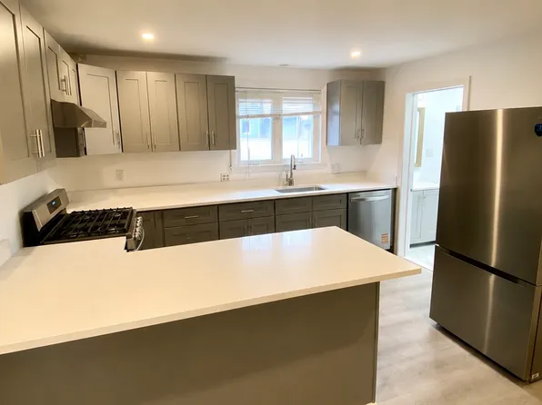 20 Howard St #1, Waltham, MA 02451