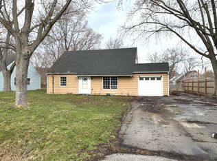 1412 W Broadview Ave, Crete, IL 60417