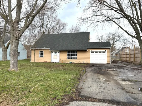 1412 W Broadview Ave, Crete, IL 60417