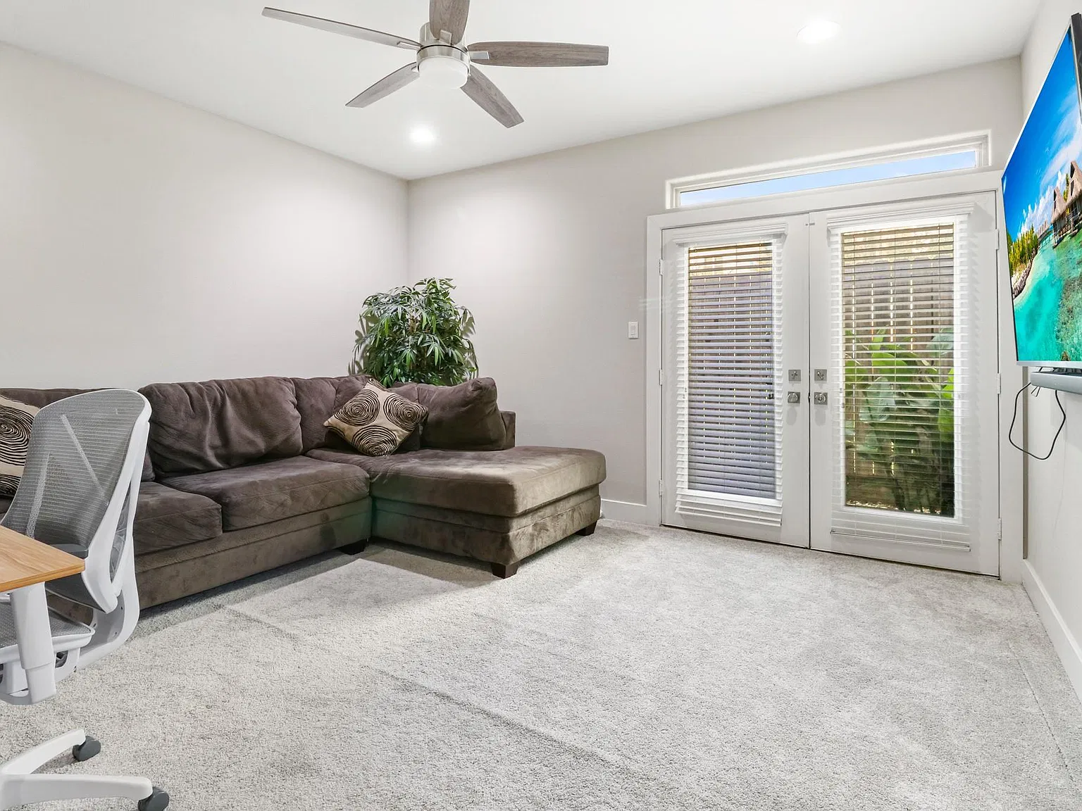 3 bed, 3.5 bath, 2477 sqft, $2,900 — Photo 4