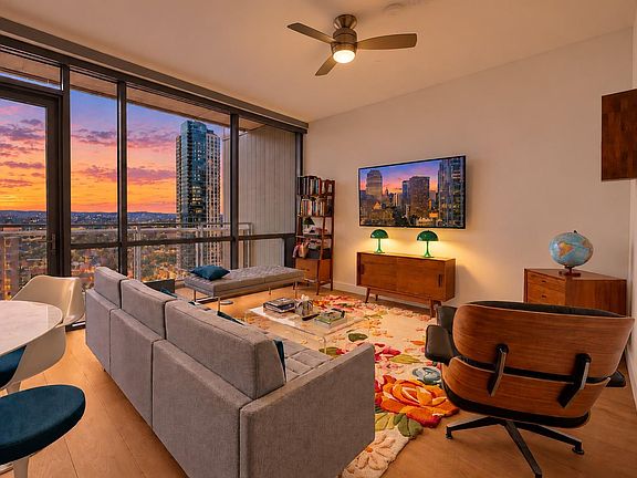 4th image of 222 West Ave Unit 1908
