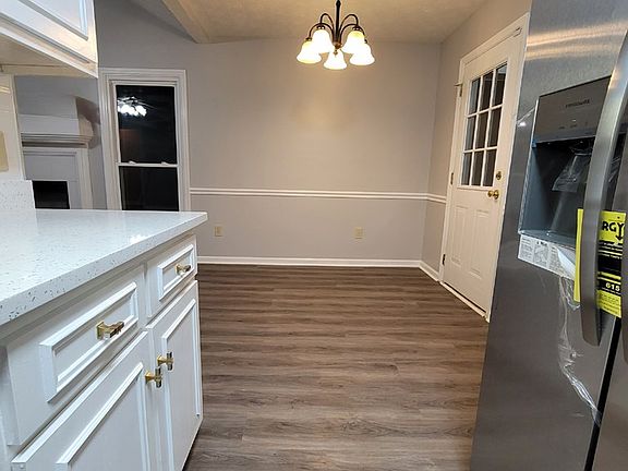5th image of 7945 Shinn Dr