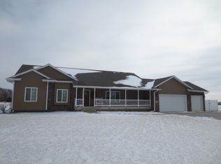 7859 Cayman Cir, Columbus, NE 68601