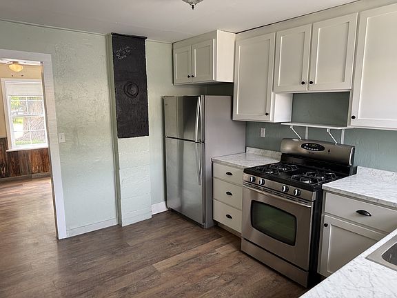 4th image of 200 Beach St