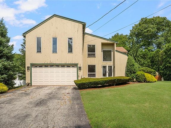 3rd image of 22 Golden View Dr
