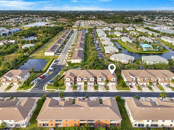 2nd image of 1050 Venetian Dr Unit 105