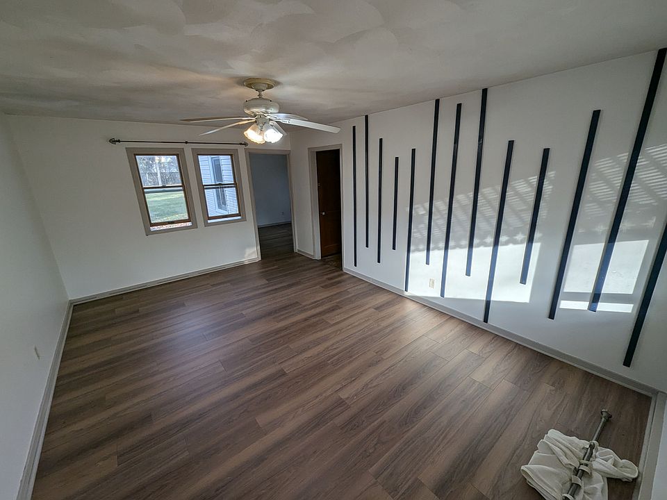 2nd image of 312 W Main St