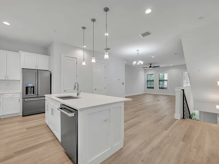 62 W Jersey St #13 — Photo 7