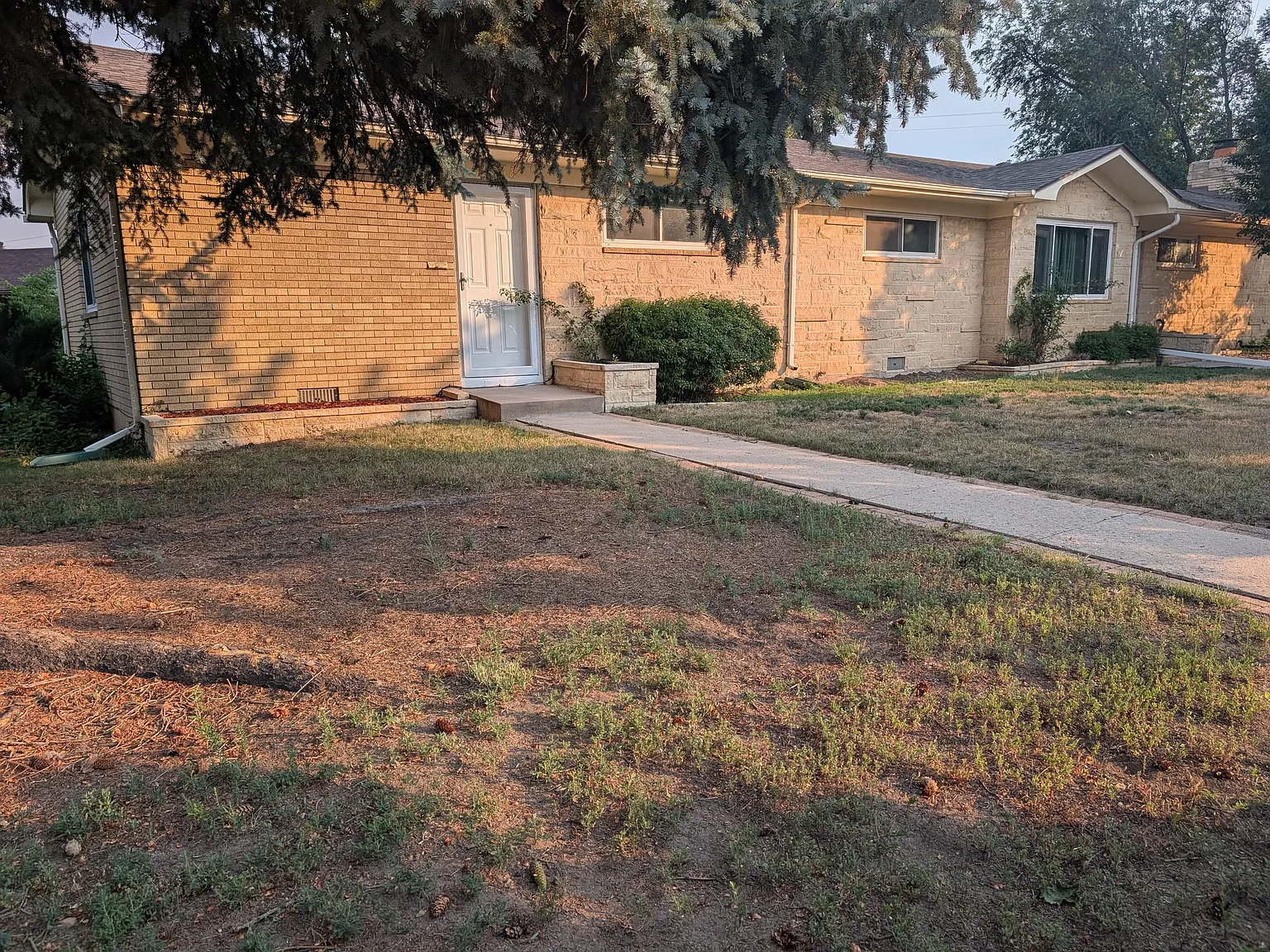 3 bed, 1000 sqft, $1,695 — Photo 3