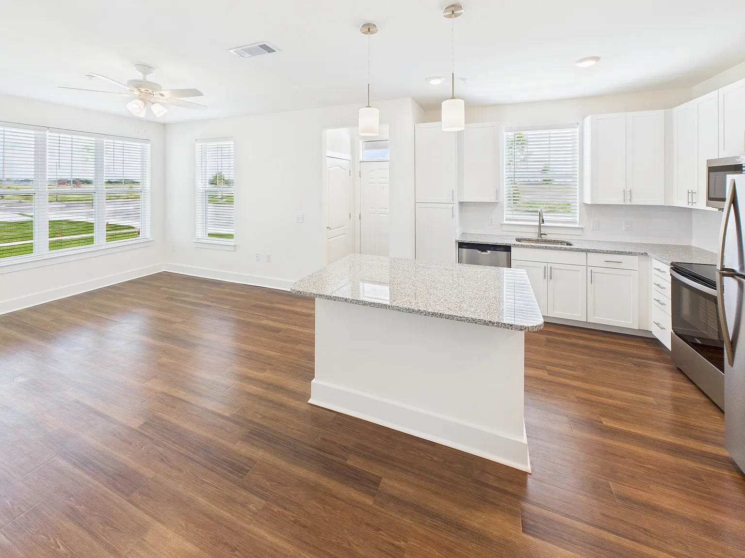 1 bed, 874 sqft, $1,989 — Photo 1